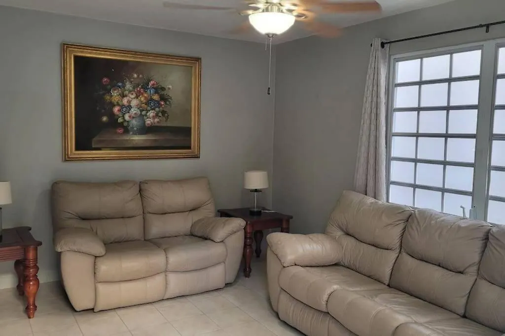 Coamo Beautiful House, Ac, 10Min Coamo Hot Springs Apartment